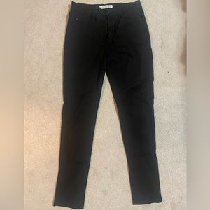 KanCan size 9/28 black high rise skinny jeans